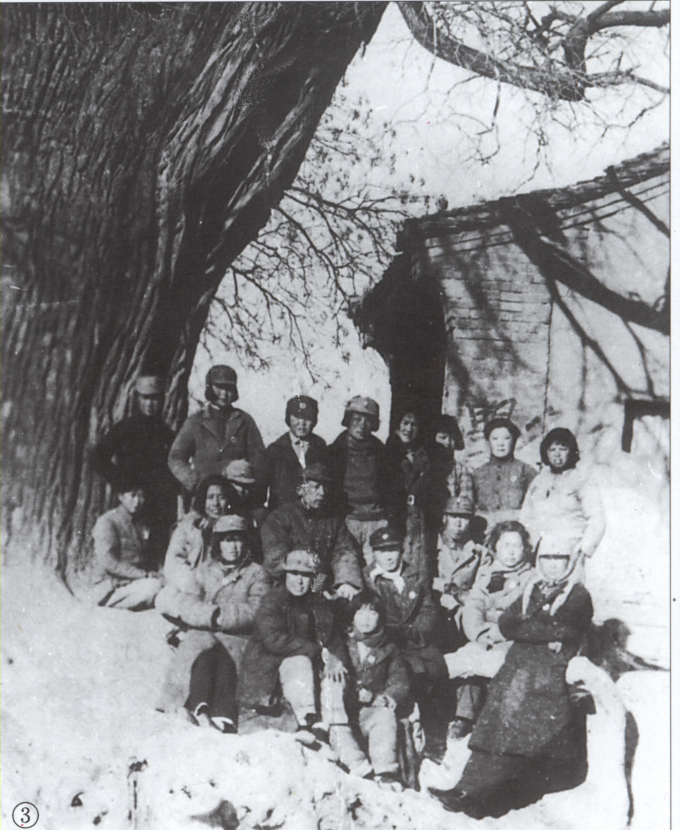 1938年，成仿吾、李维汉在看花宫合影.jpg